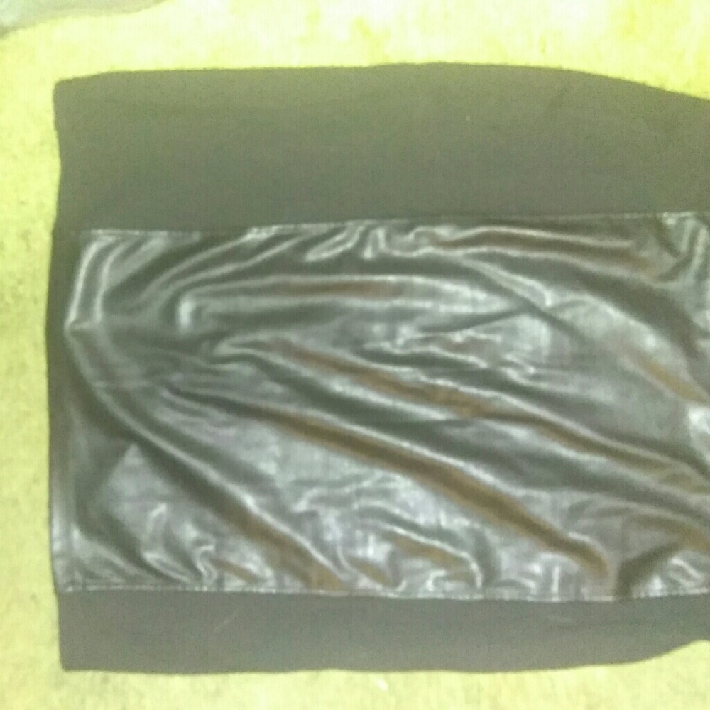 Calvin Klein form fitting,  pencil skirt